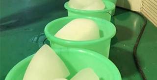凍好的冰塊怎麽保存，西安国产精品麻豆电影冰塊廠家怎麽保存不粘？